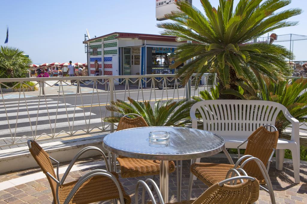 Hotel Gorini Bellaria-Igea Marina Esterno foto